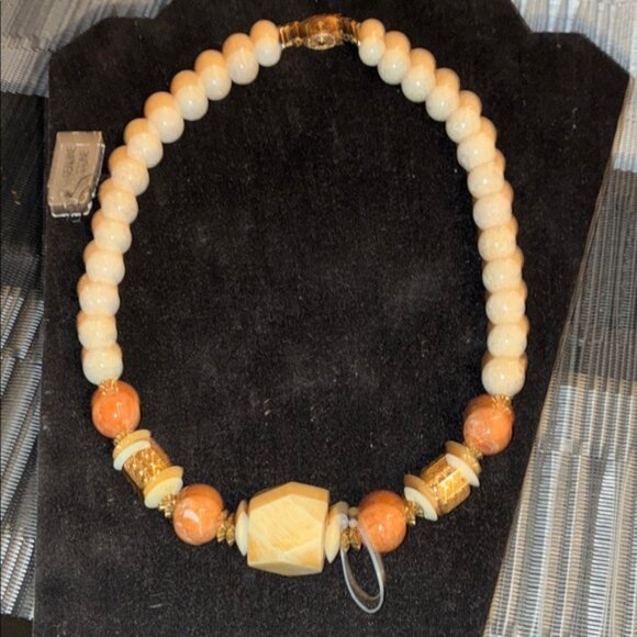 Jewelry - Cream and Gold Beaded Necklace Genuine stone